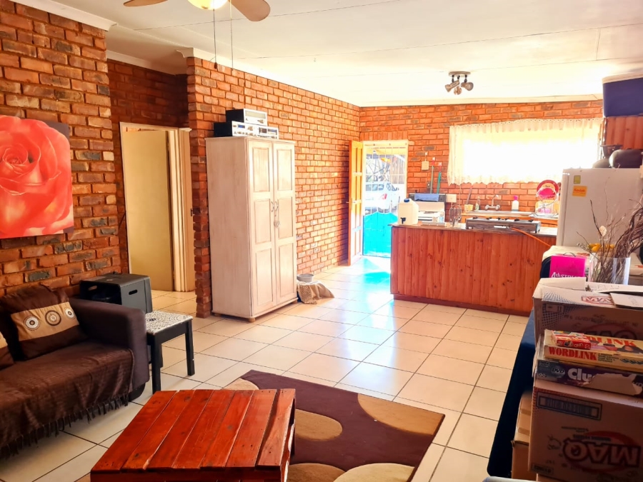 To Let 2 Bedroom Property for Rent in Melodie North West